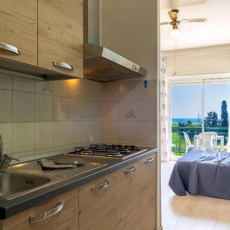 Mit Korallenblick In Chianchitta Pallio